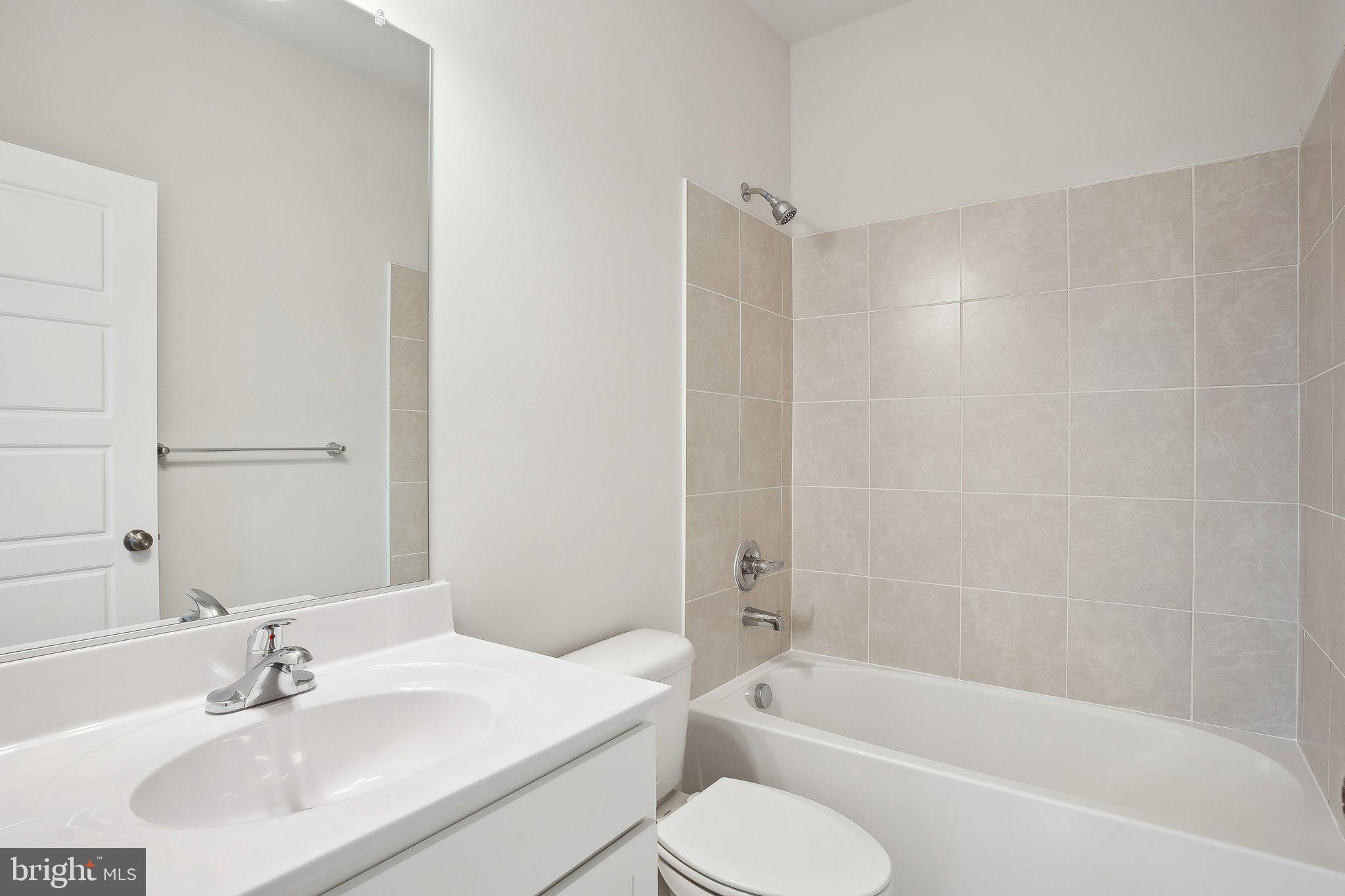 1260 Lake Michigan Dr