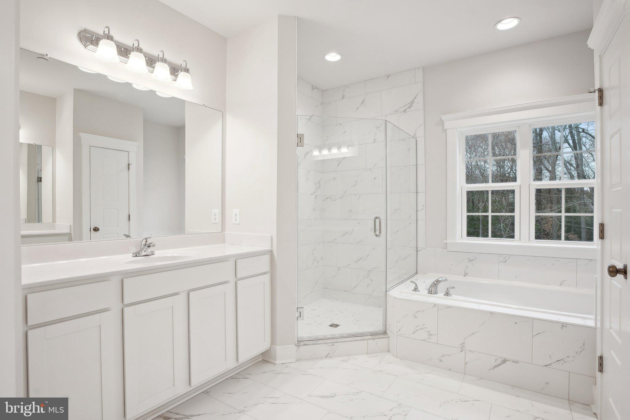 1260 Lake Michigan Dr