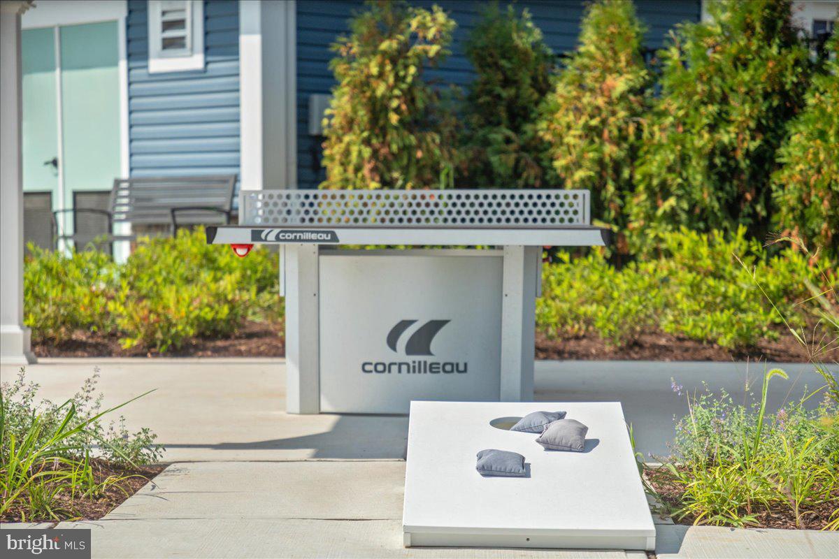 1260 Lake Michigan Dr