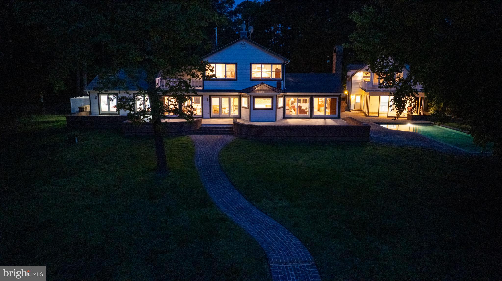 6884 Travelers Rest Cir