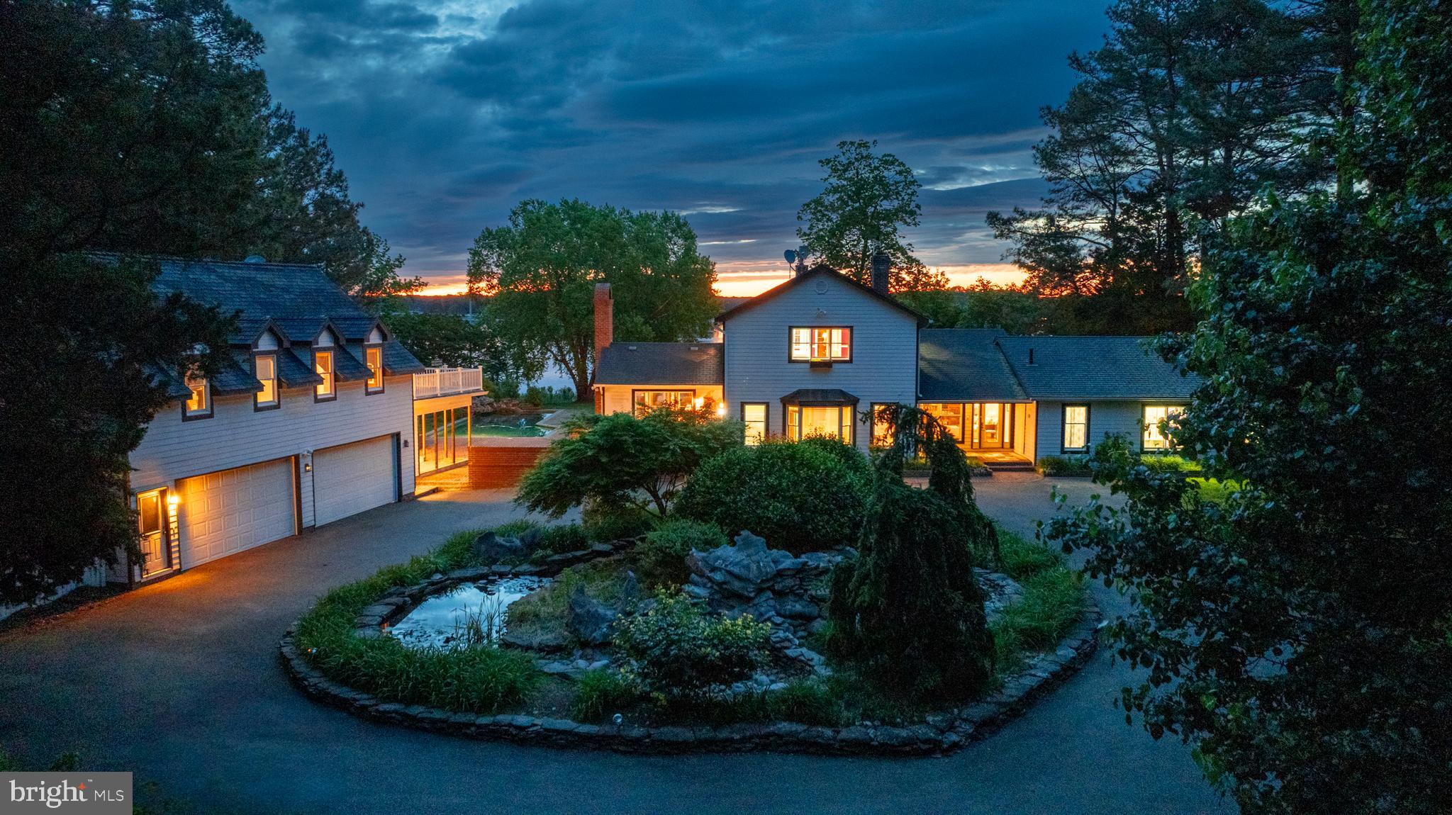 6884 Travelers Rest Cir