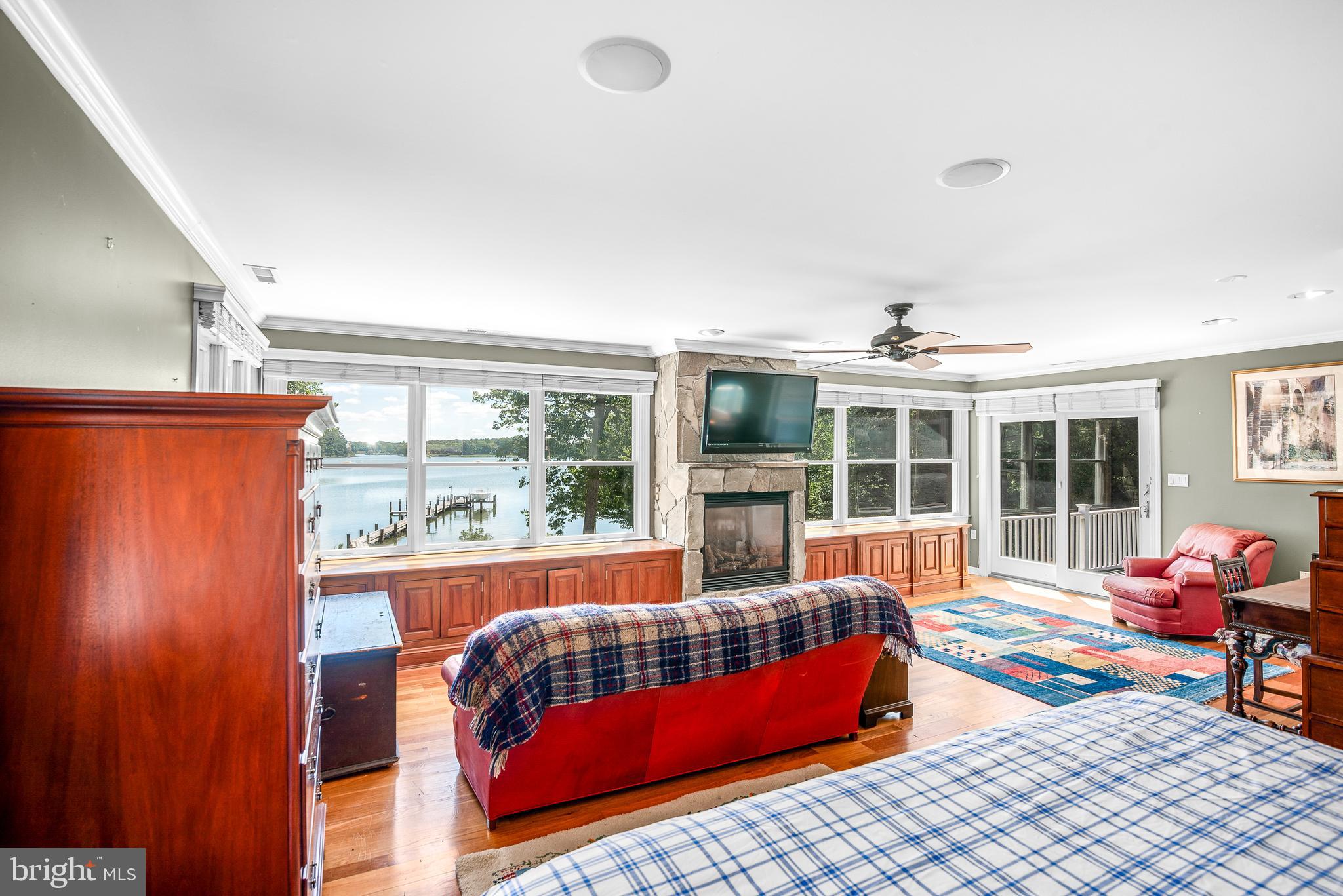 6884 Travelers Rest Cir