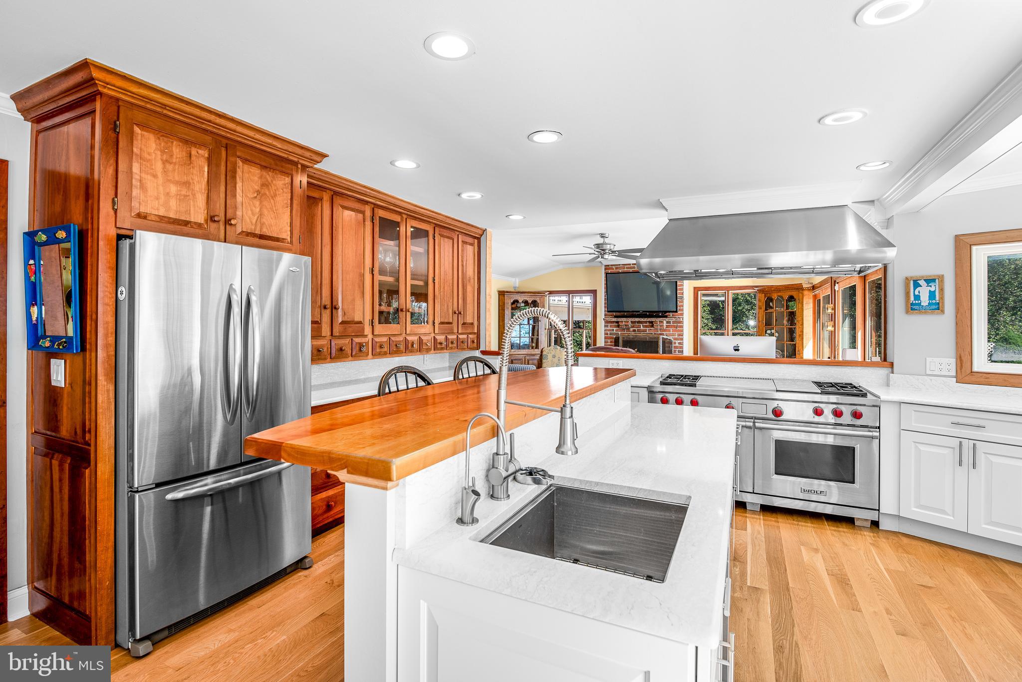 6884 Travelers Rest Cir