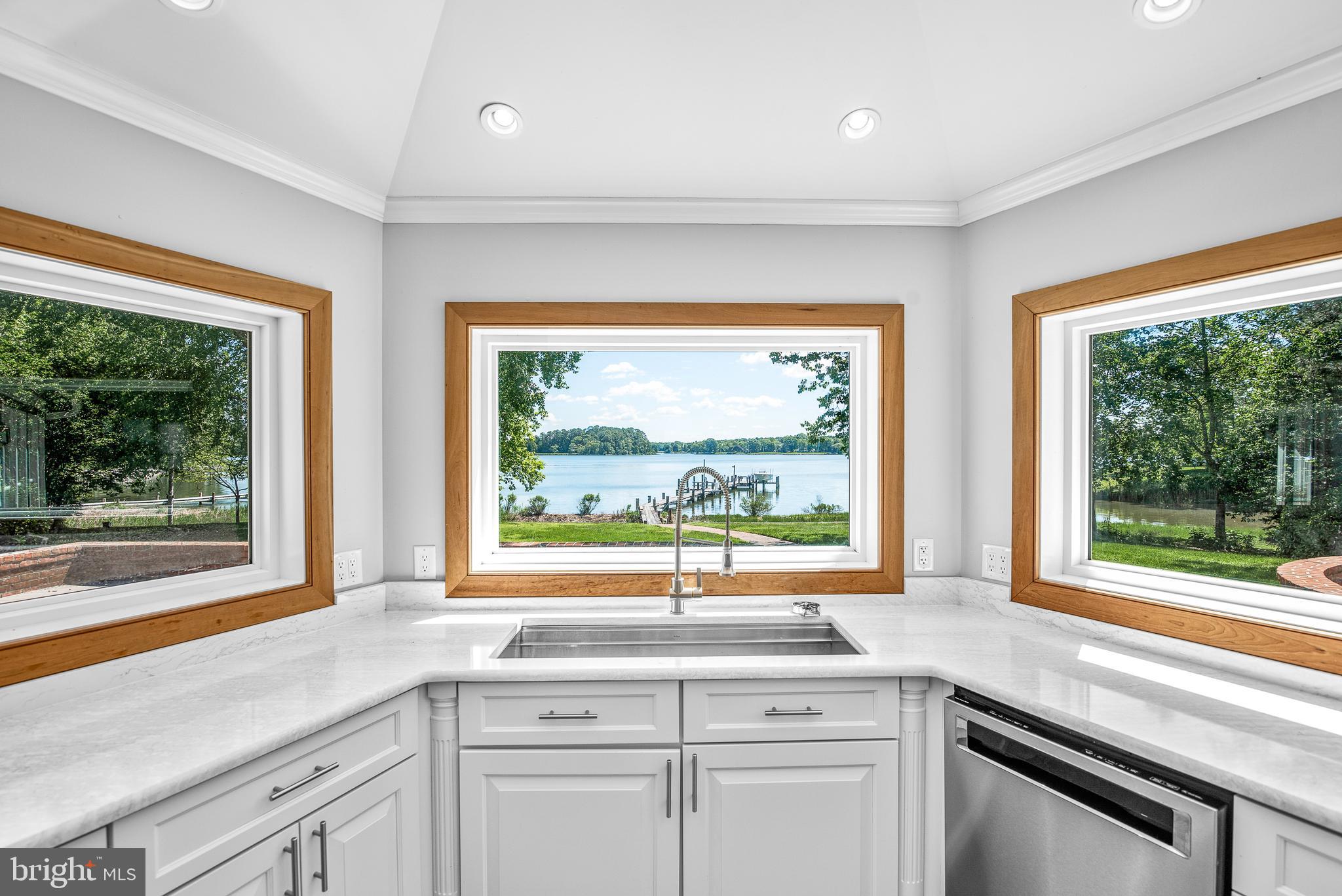 6884 Travelers Rest Cir