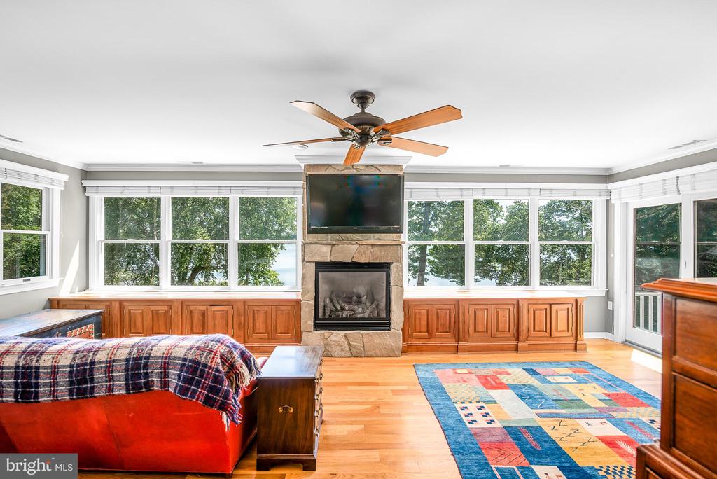 6884 Travelers Rest Cir