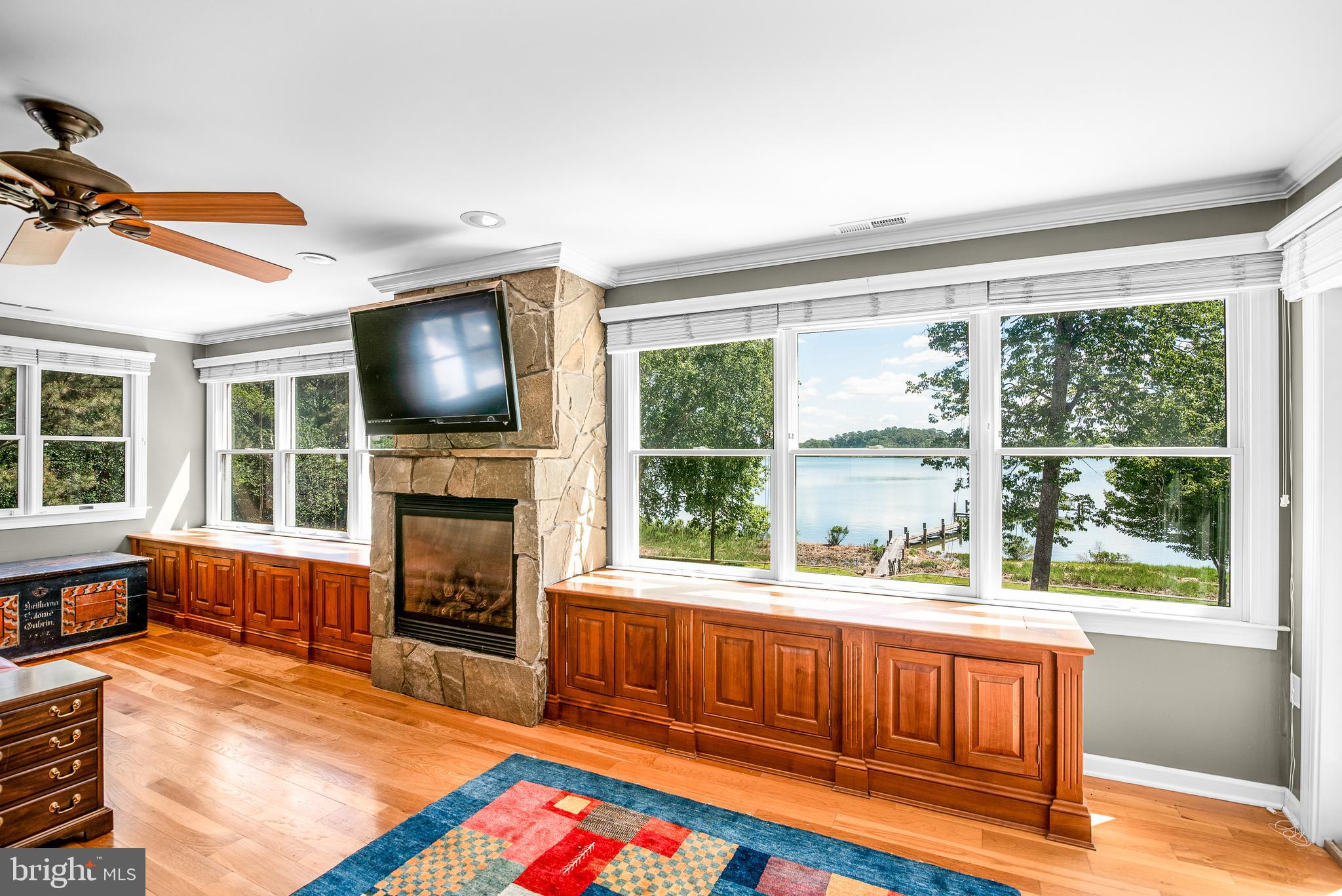 6884 Travelers Rest Cir