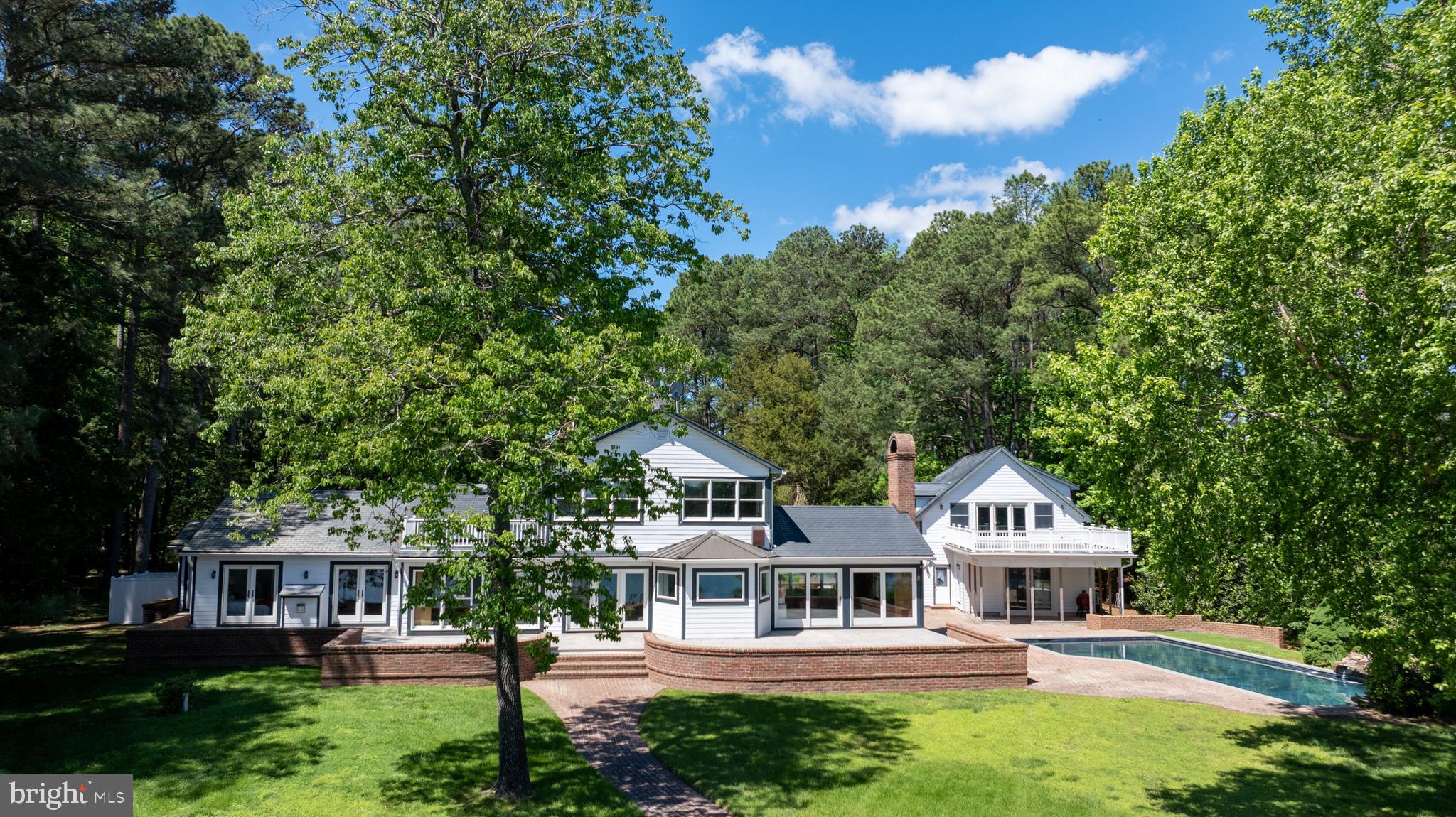 6884 Travelers Rest Cir