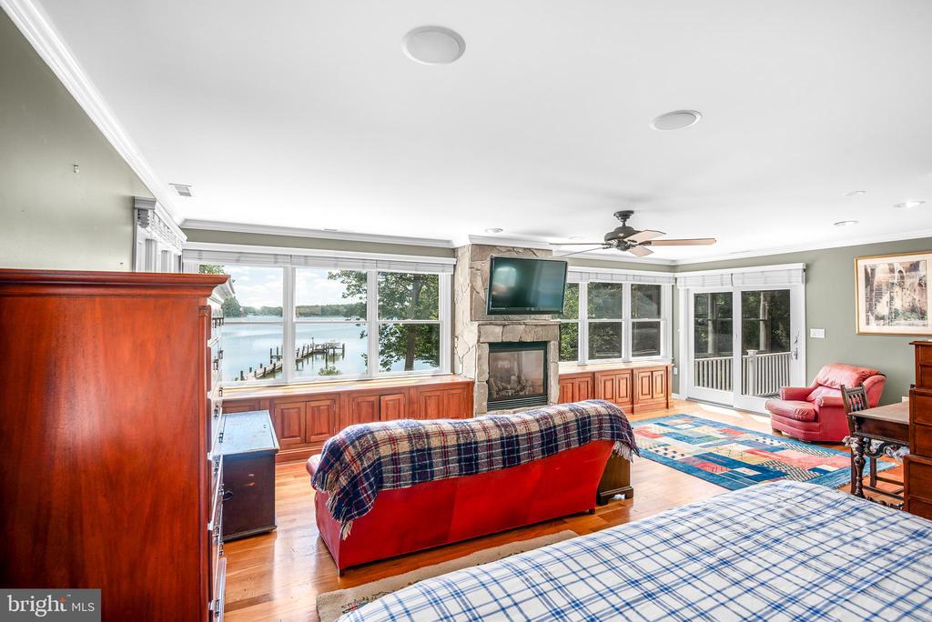 6884 Travelers Rest Cir