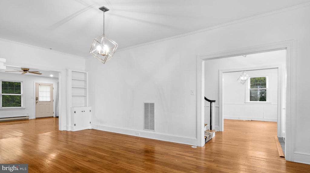 315 S AURORA ST