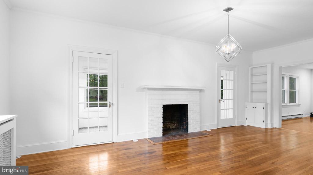 315 S AURORA ST