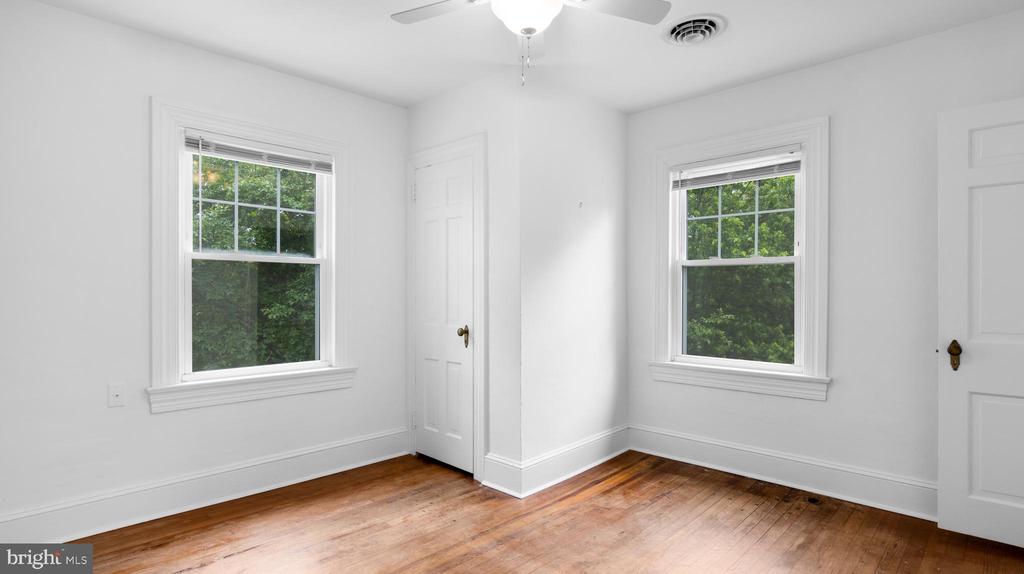 315 S AURORA ST