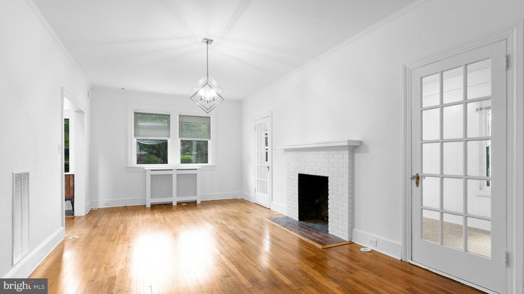 315 S AURORA ST