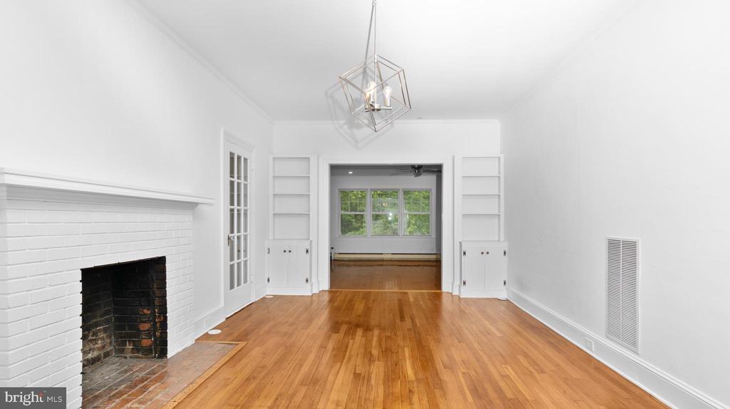 315 S AURORA ST