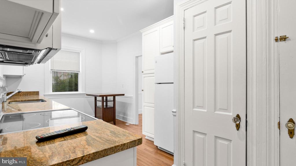 315 S AURORA ST