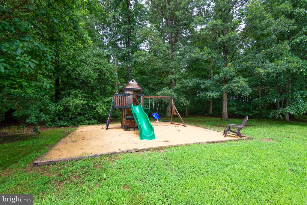 10527 KITTYS CORNER ROAD