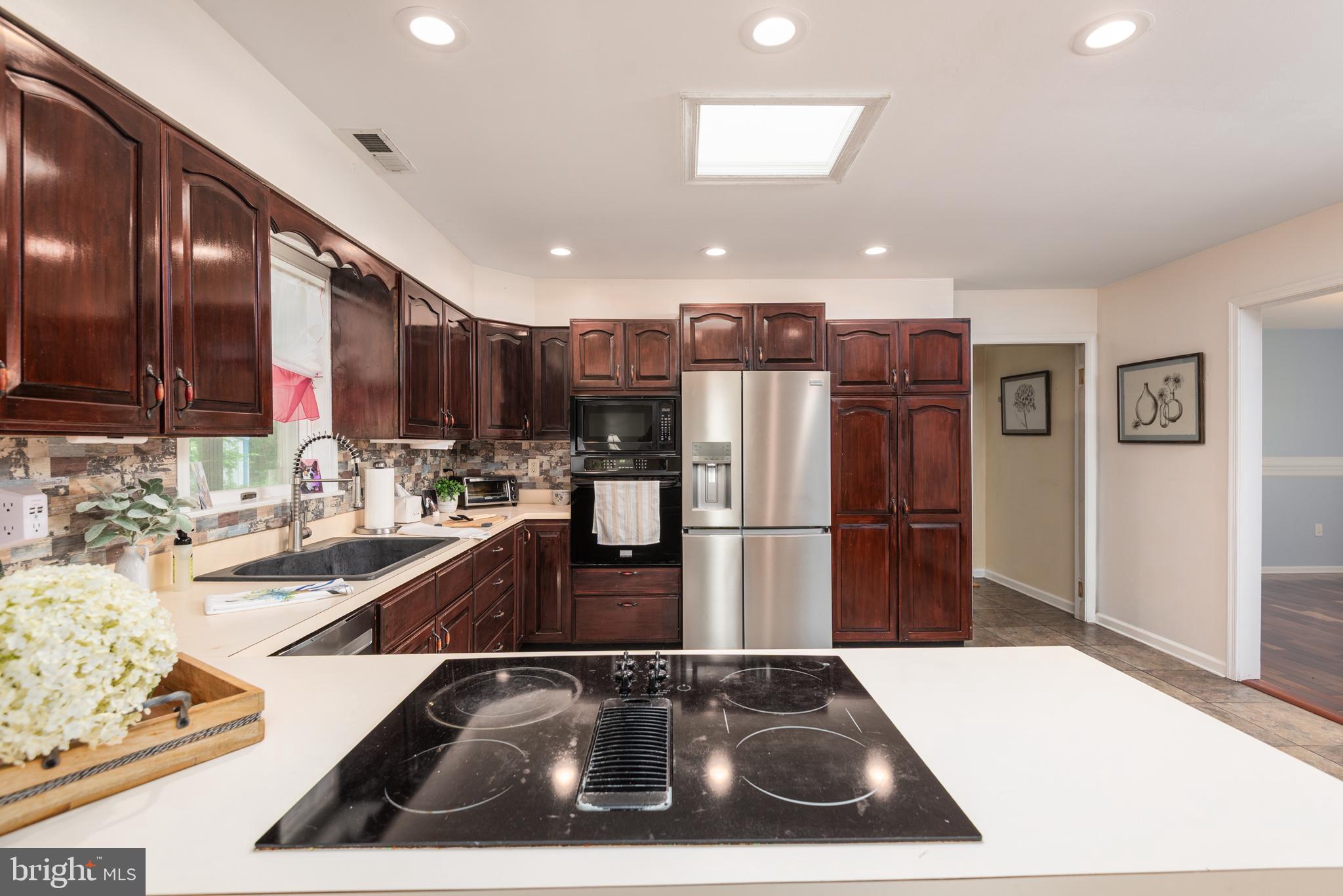 10527 KITTYS CORNER ROAD