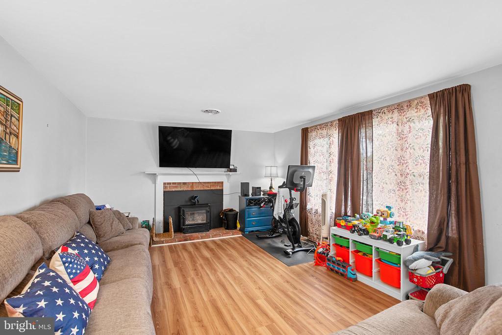 604 Hazelwood Dr