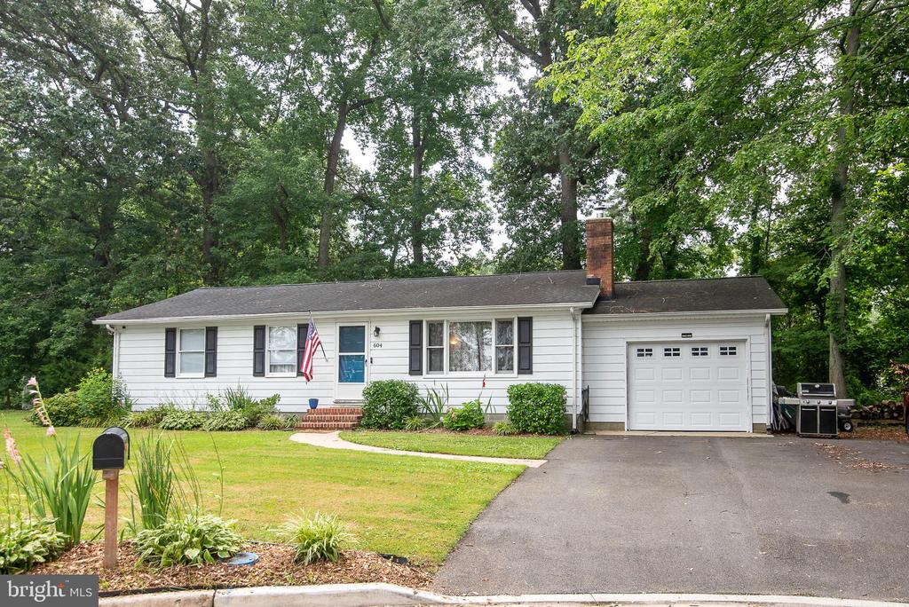 604 Hazelwood Dr