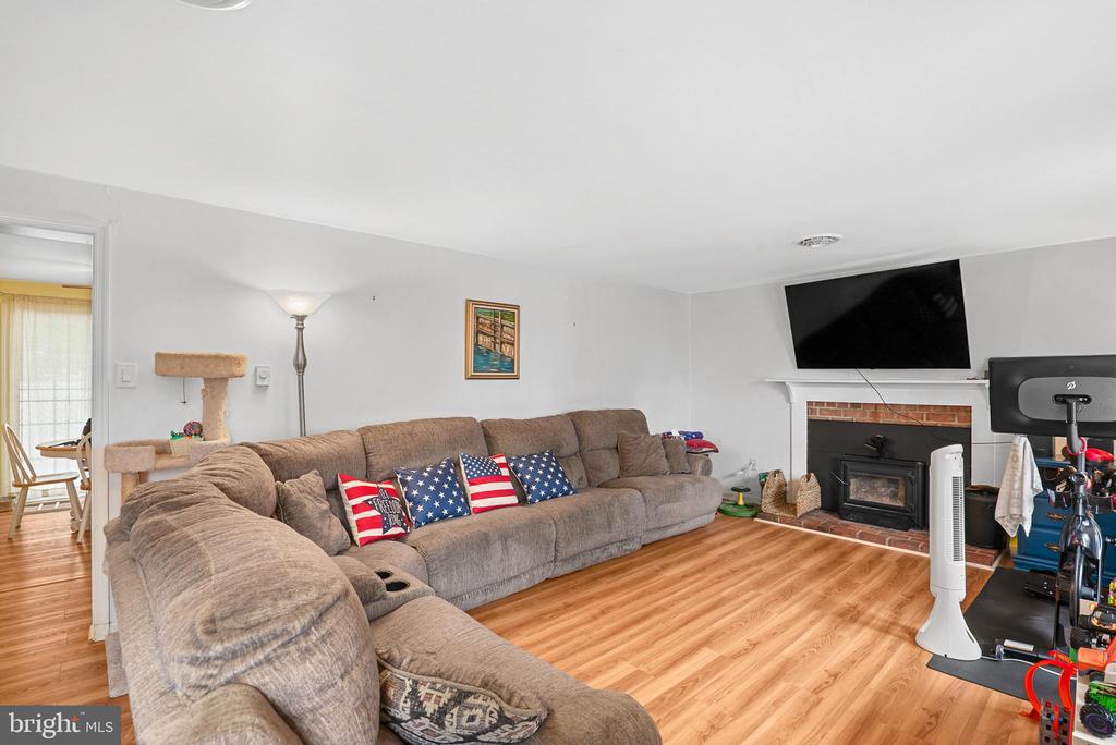 604 Hazelwood Dr