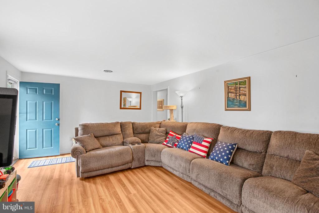 604 Hazelwood Dr
