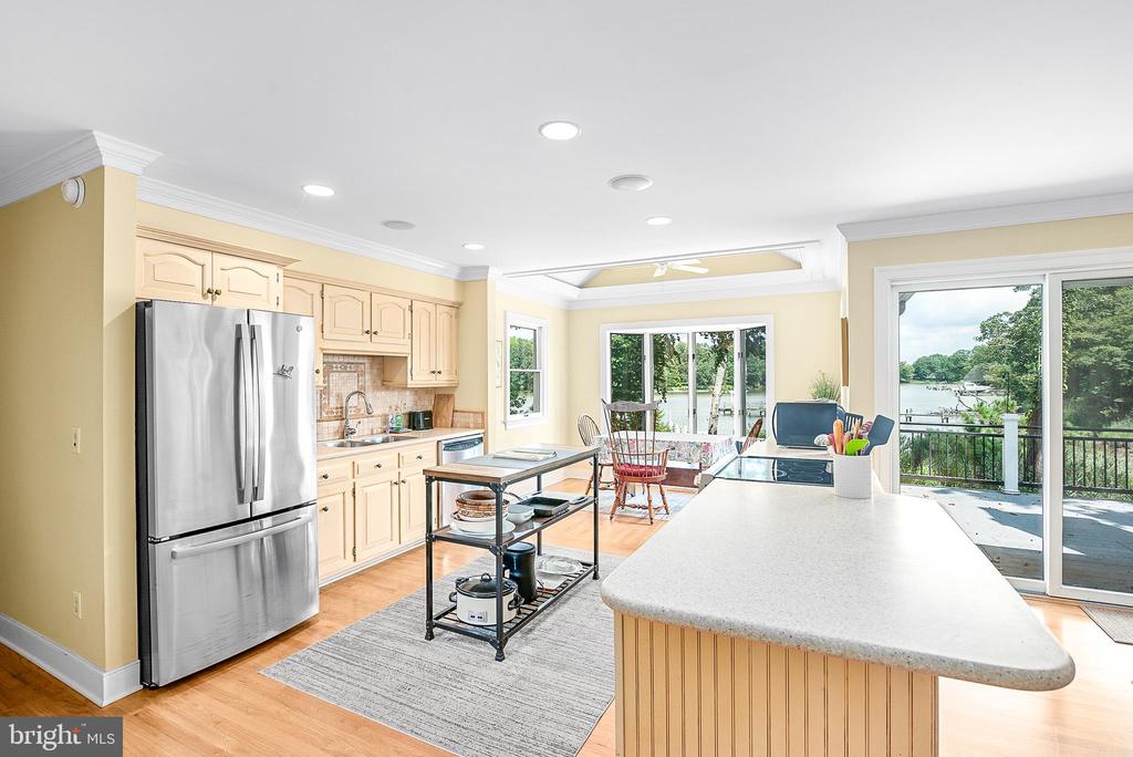 7761 WOODLAND CIRCLE