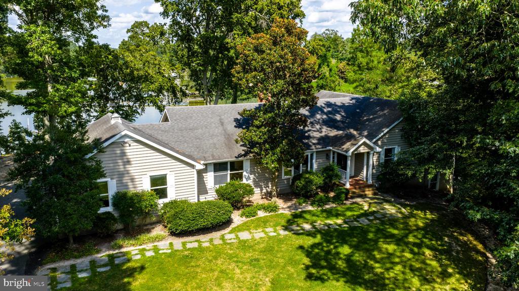 7761 WOODLAND CIRCLE