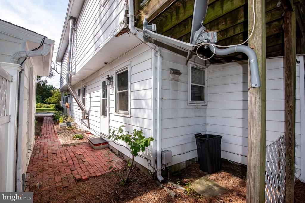 303 MARKET STREET 5
