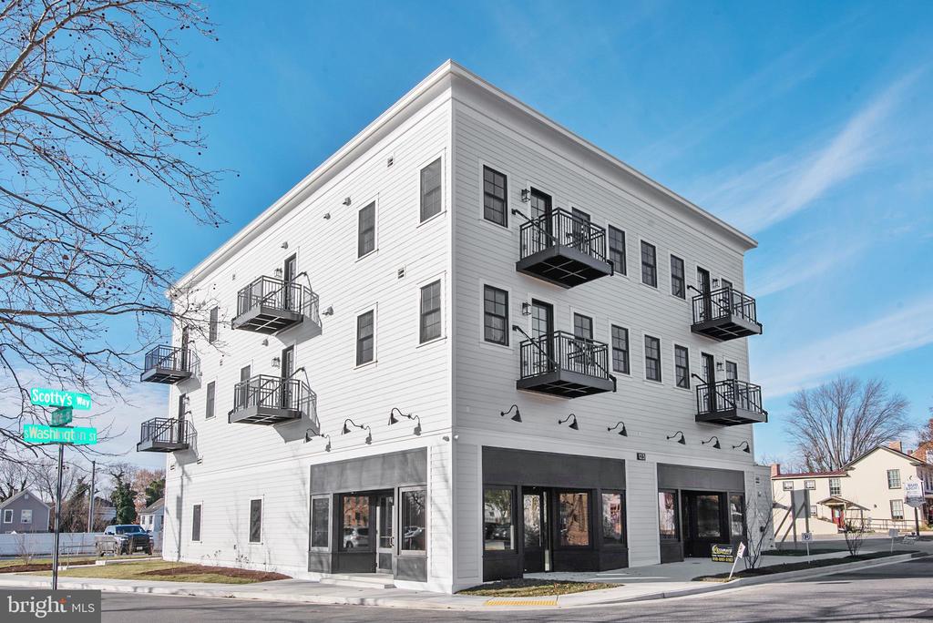 123 S WASHINGTON ST 201