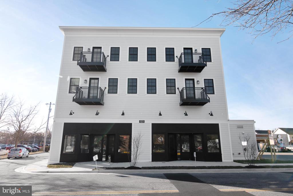 123 S WASHINGTON ST 201