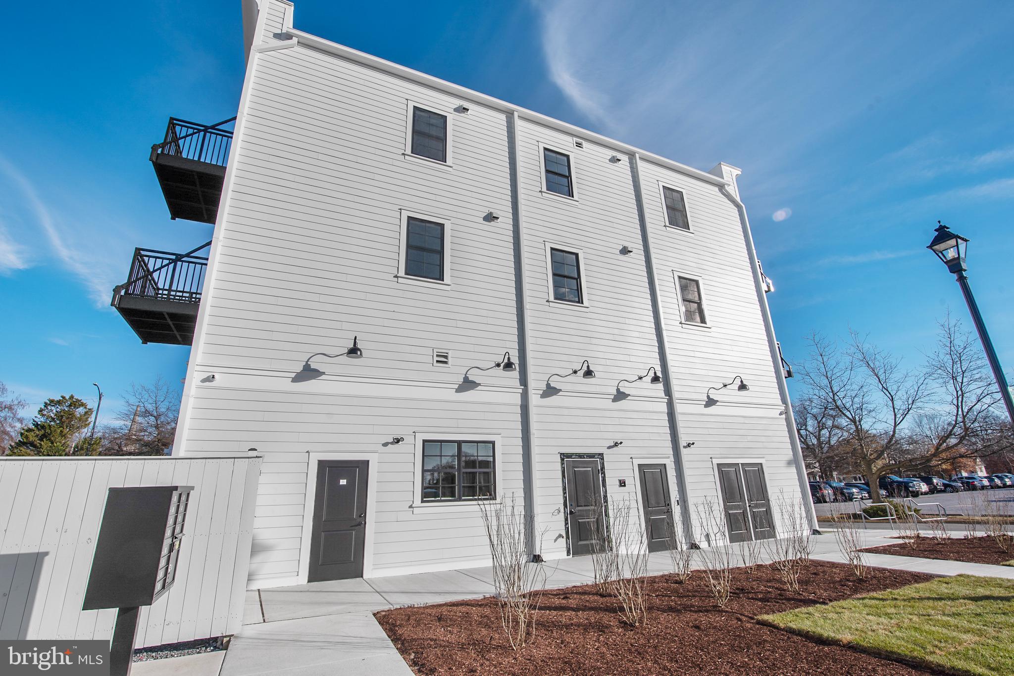 123 S WASHINGTON ST 201