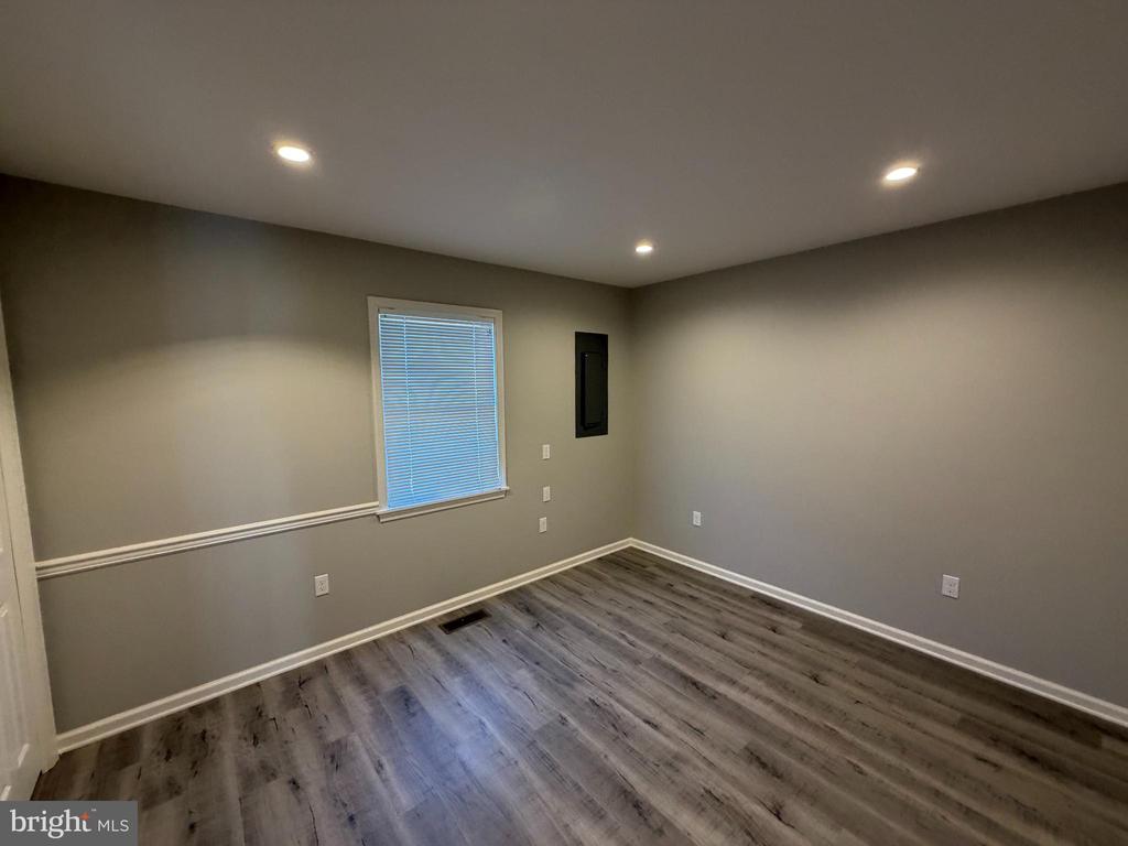 404 MARVEL COURT