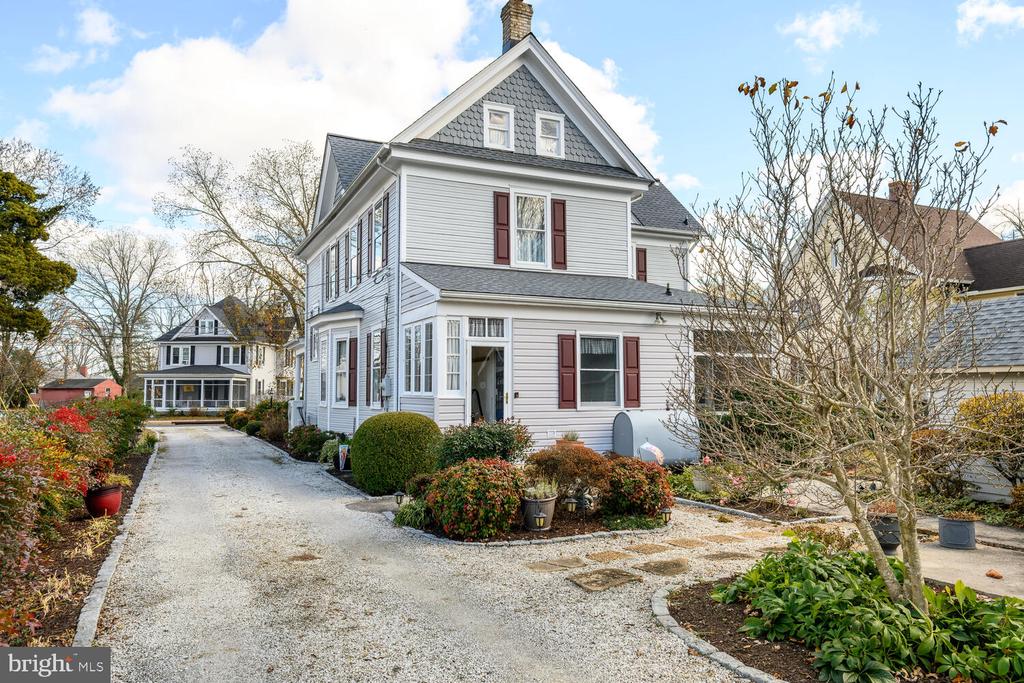 3962 MAIN STREET