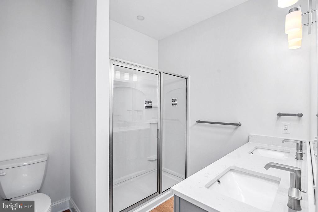 123 S WASHINGTON ST 202