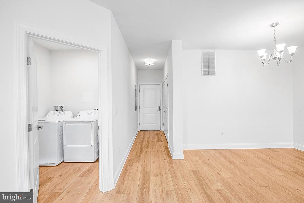 123 S WASHINGTON ST 202