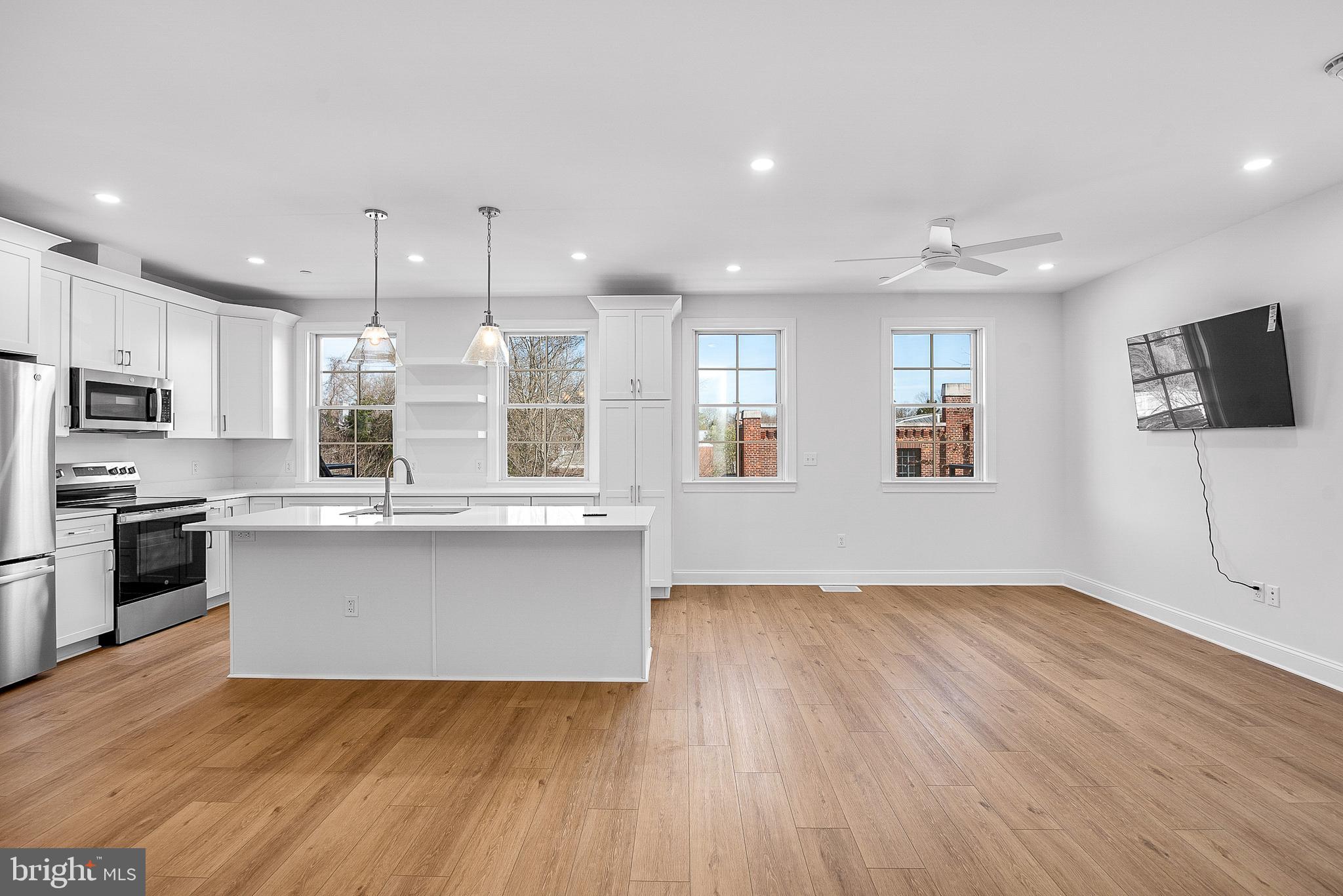 123 S WASHINGTON ST 202