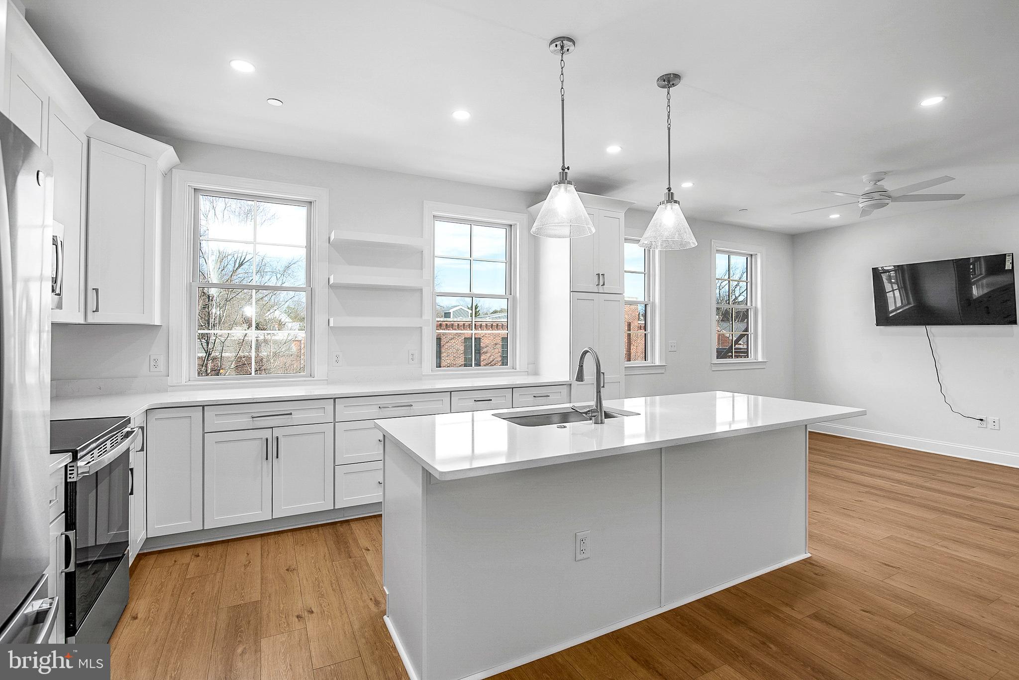 123 S WASHINGTON ST 202