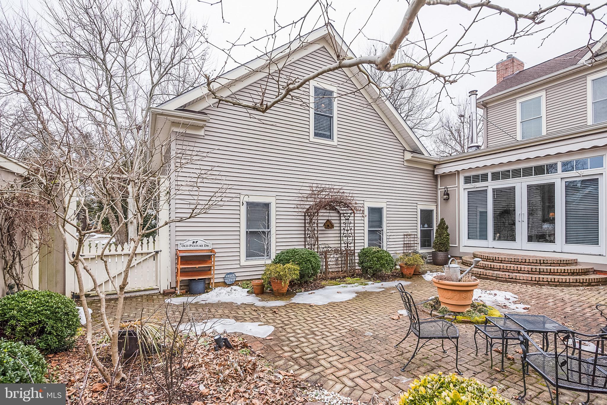 28713 EMANUEL STREET