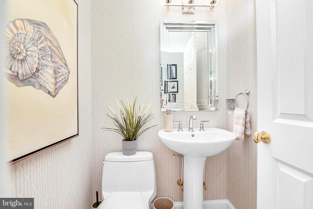 24679 DEEP NECK ROAD