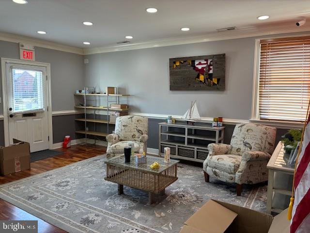 8276 OCEAN GATEWAY