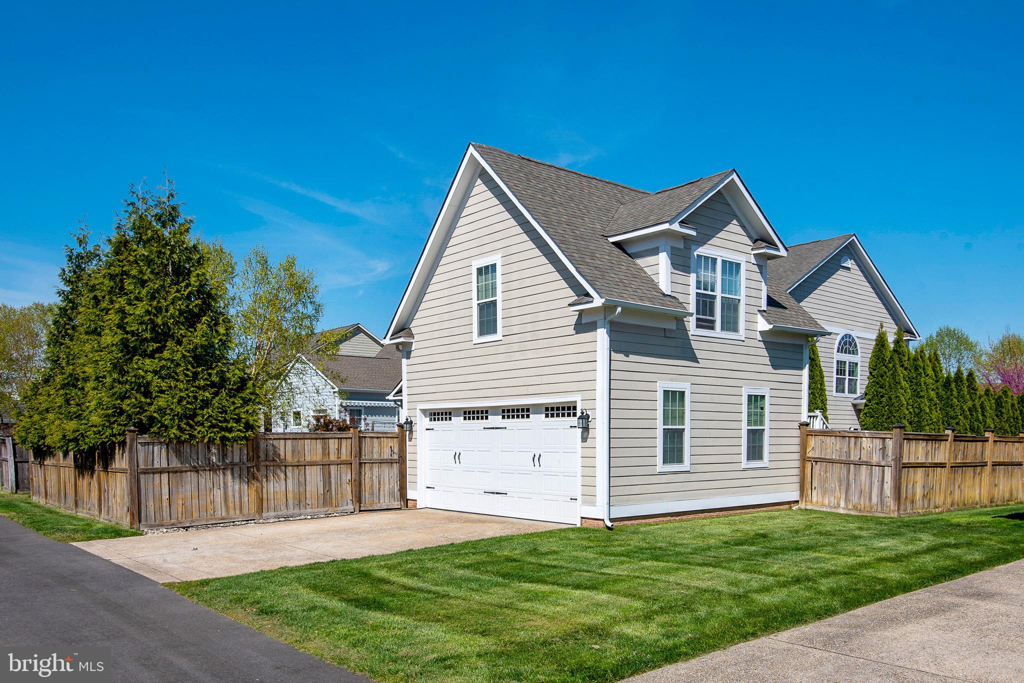 8020 EASTON VILLAGE DRIVE