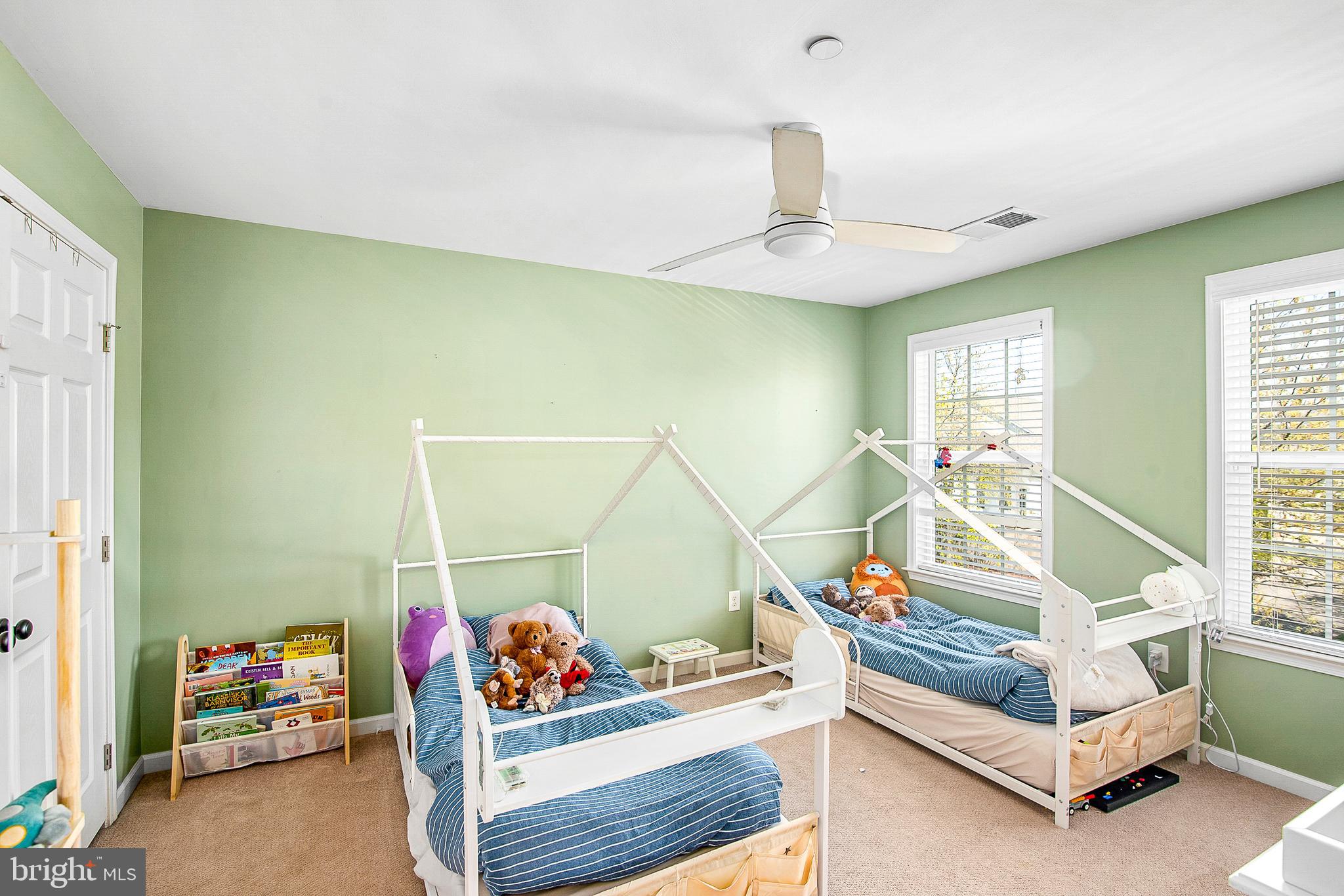8020 EASTON VILLAGE DRIVE