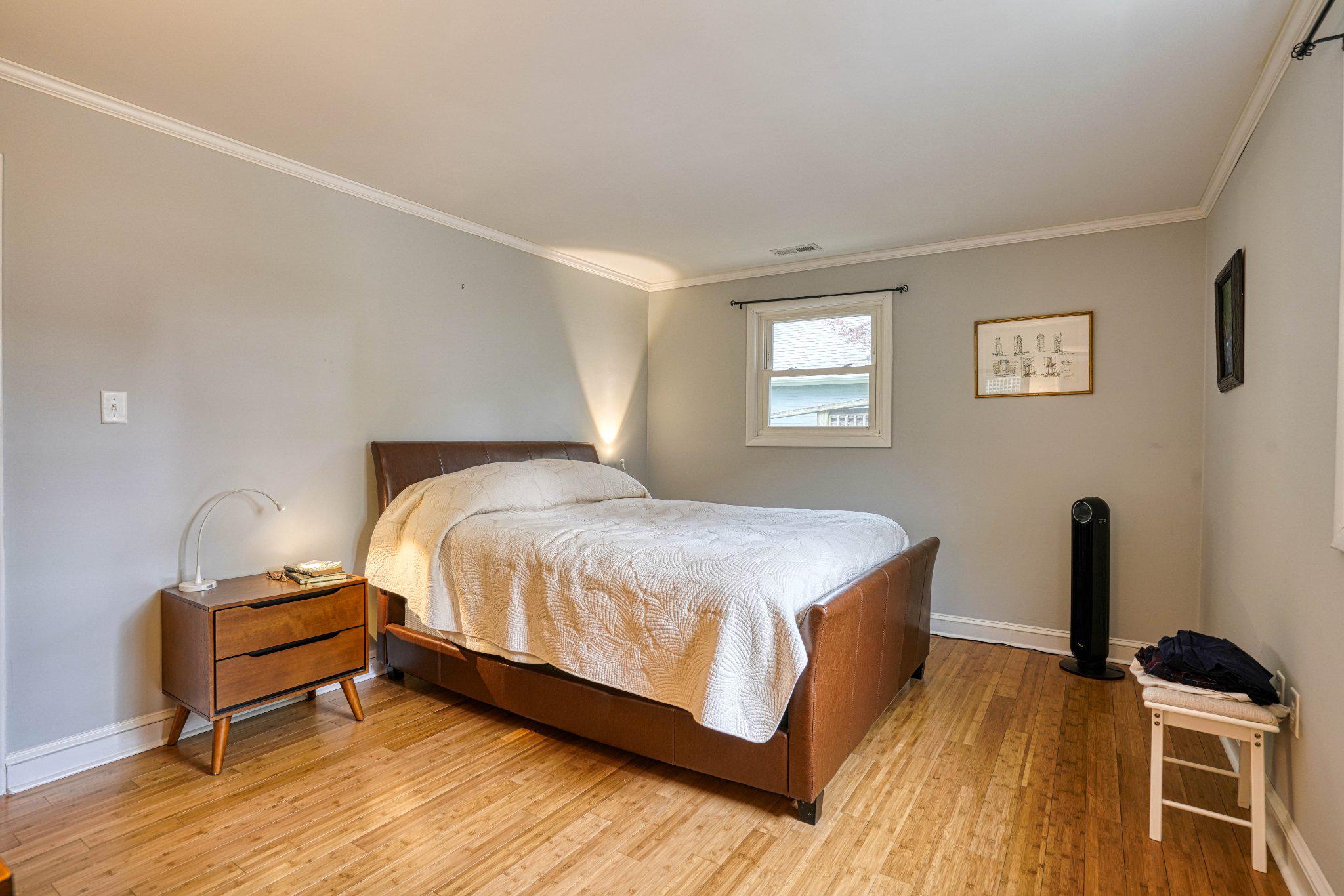 306 W OAK AVENUE