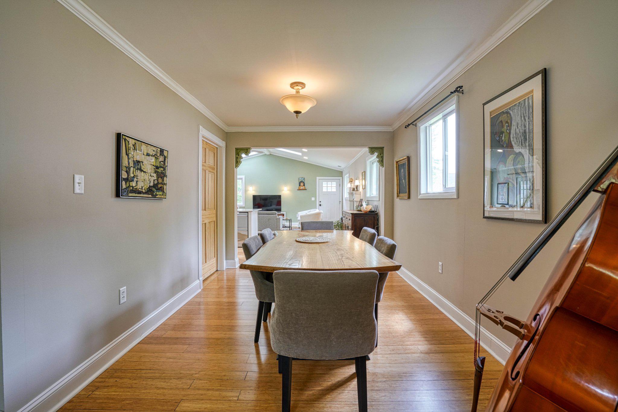 306 W OAK AVENUE
