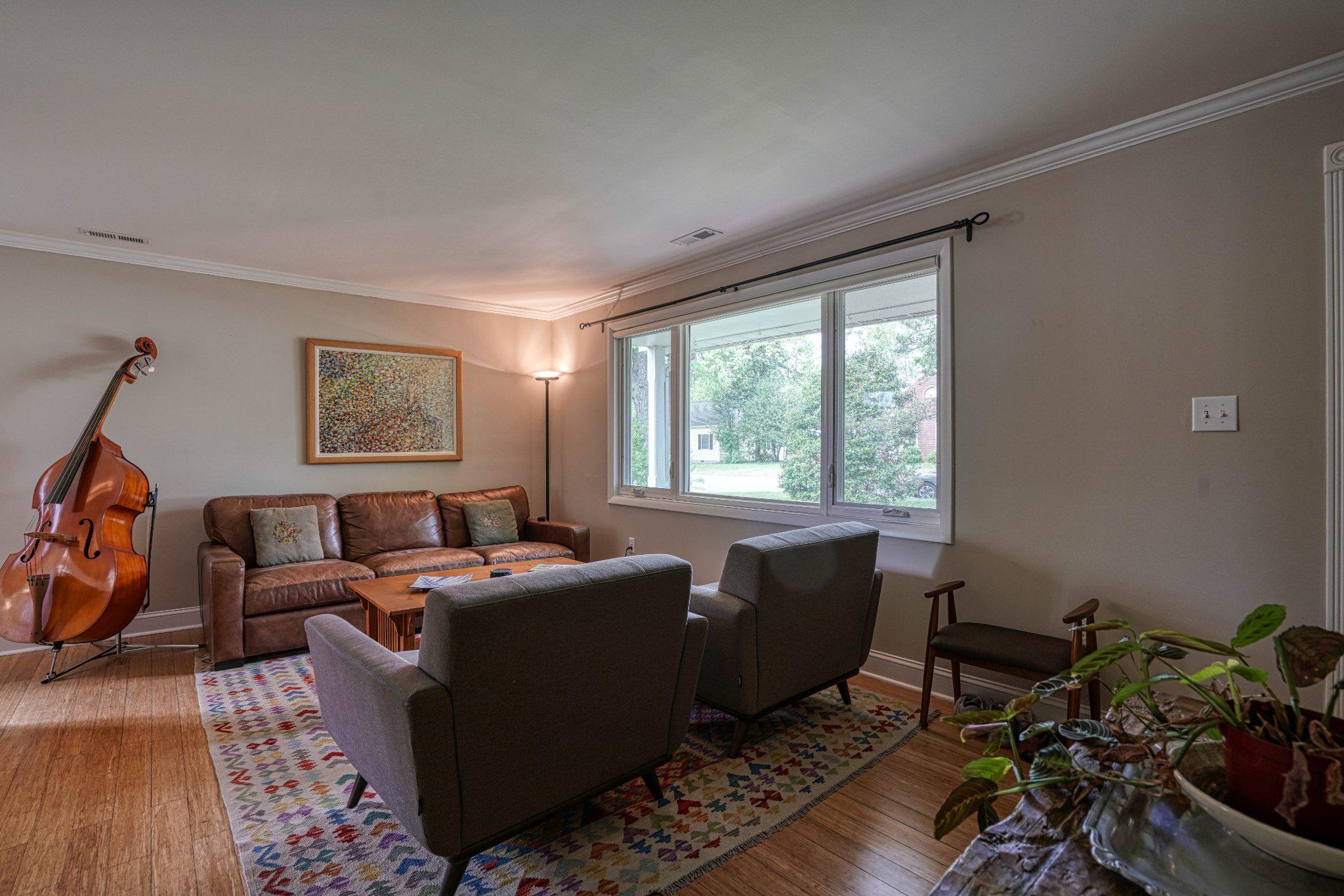306 W OAK AVENUE