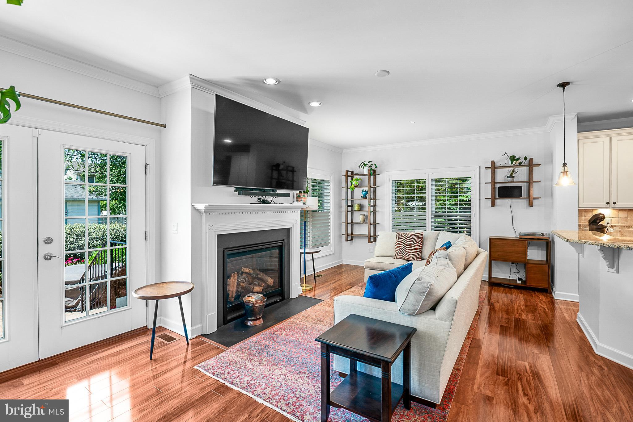 109 W MARENGO STREET