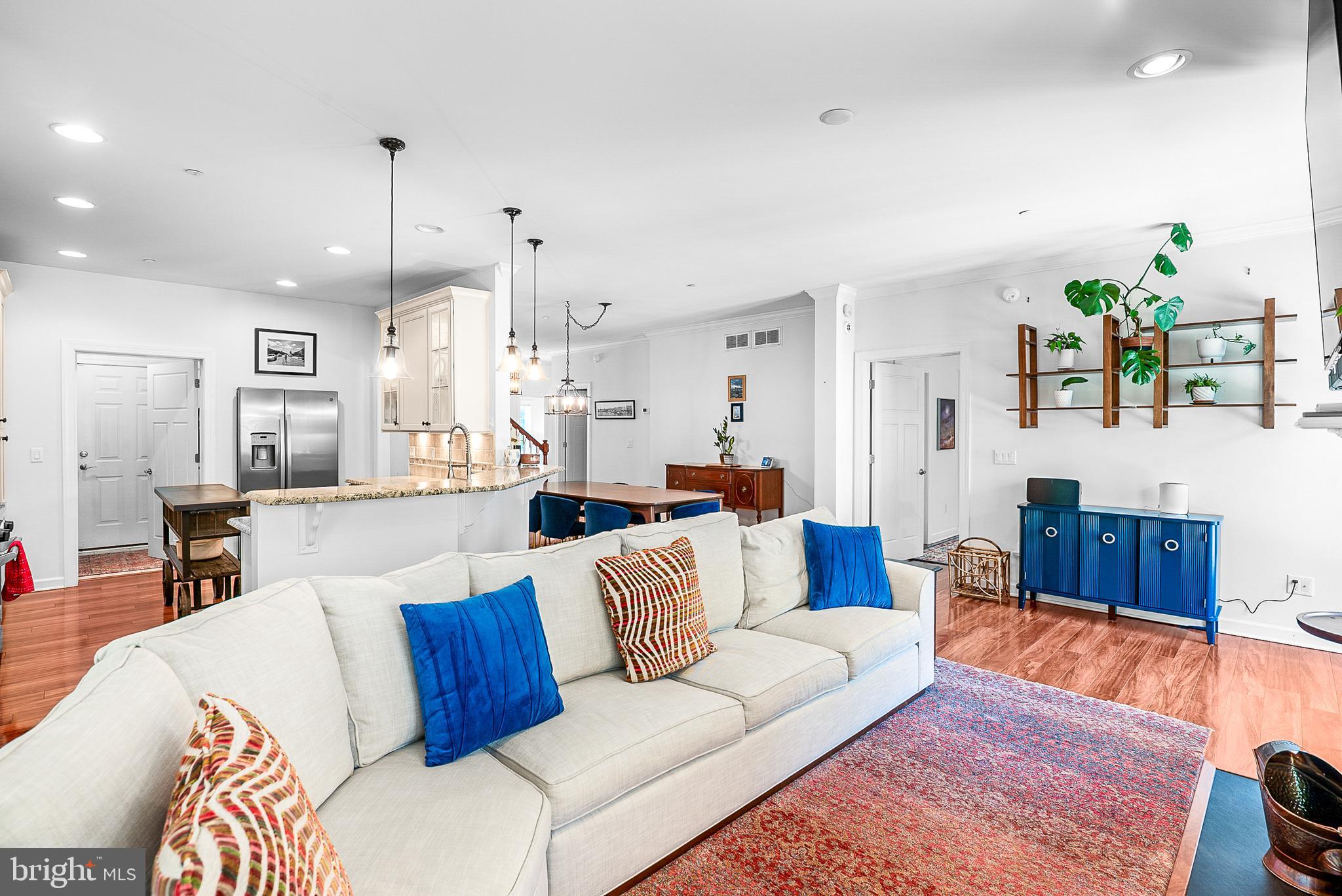 109 W MARENGO STREET