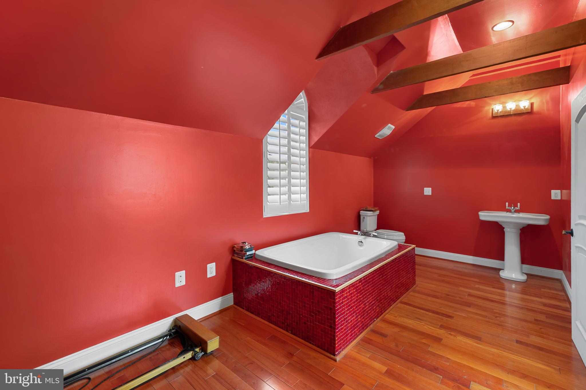 28630 EDGEMERE ROAD