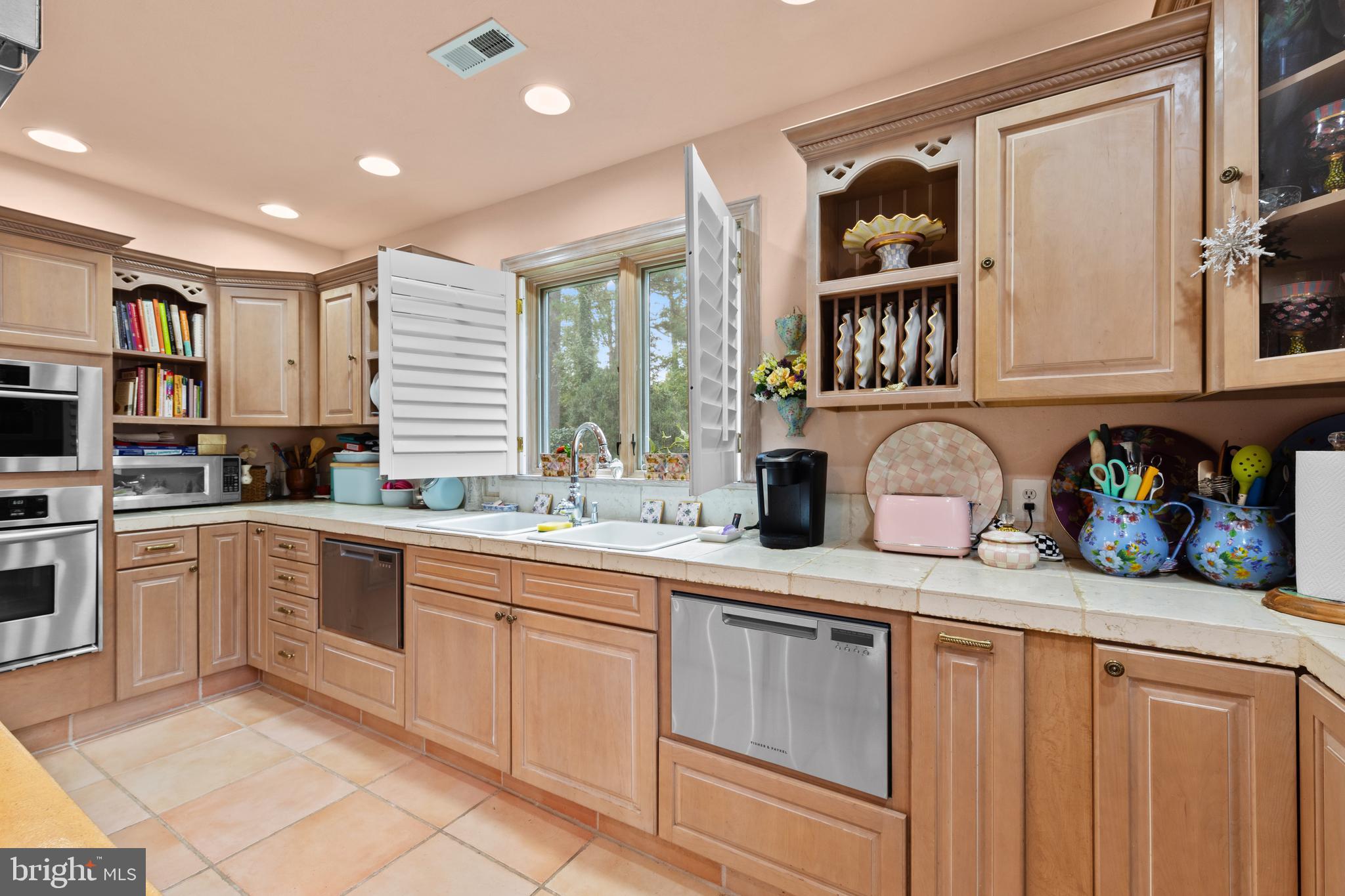28630 EDGEMERE ROAD