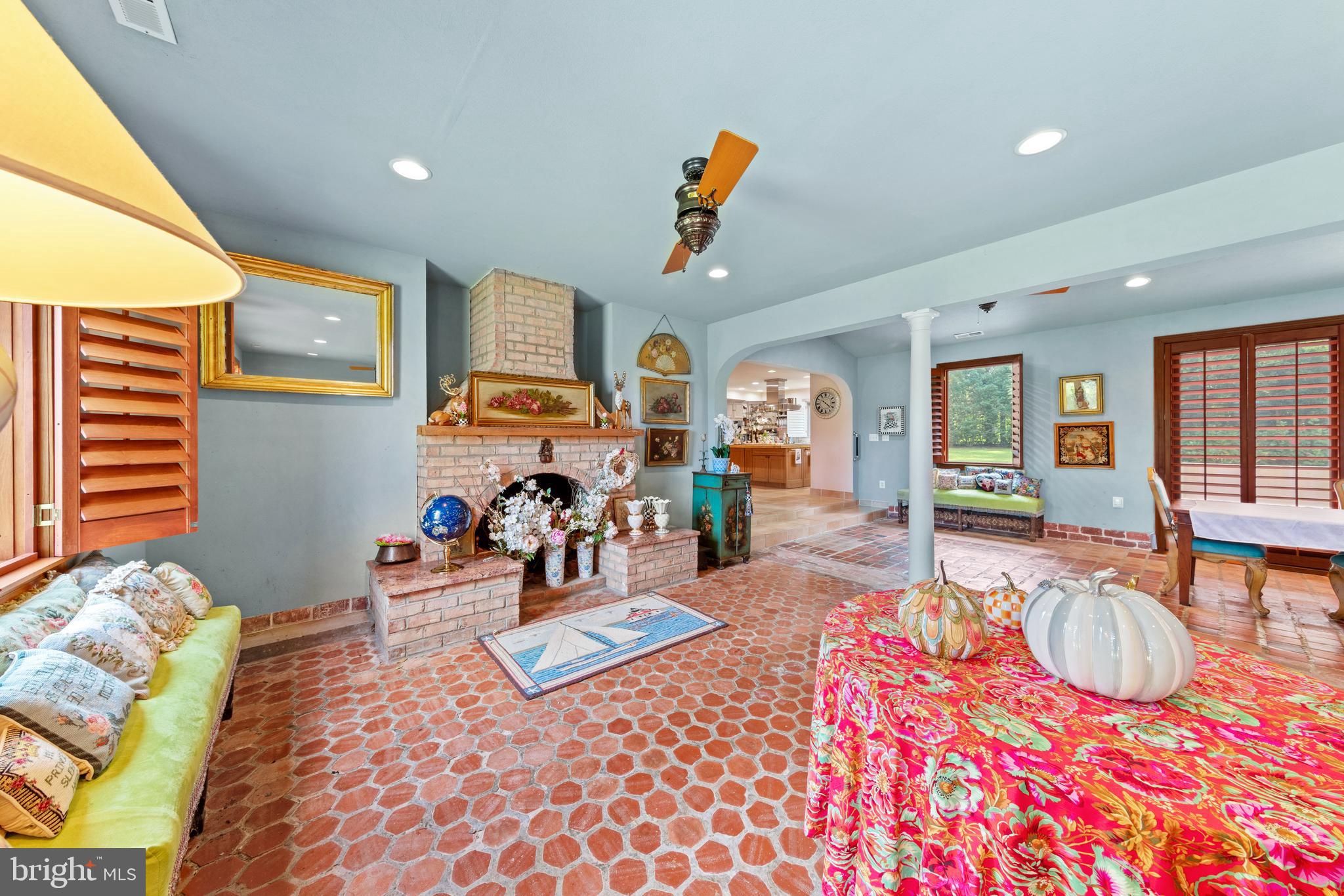 28630 EDGEMERE ROAD