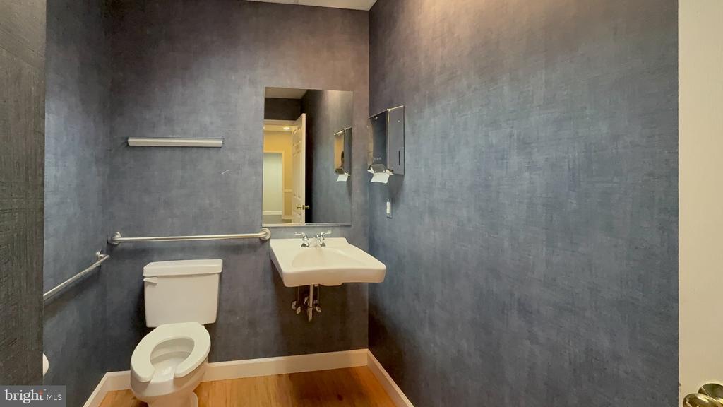 556 CYNWOOD DRIVE A A